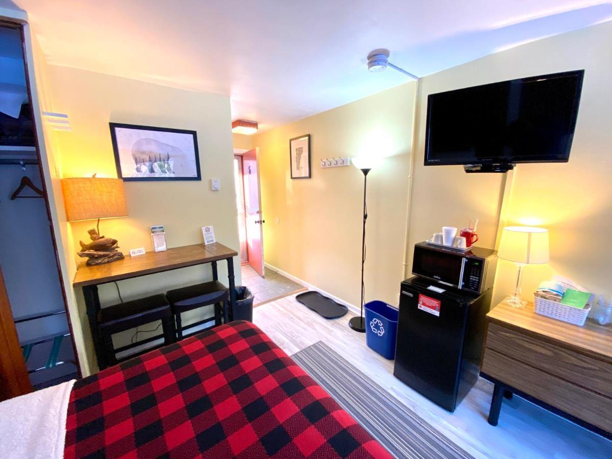 Snowdon Chalet Motel Londonderry ภายนอก รูปภาพ