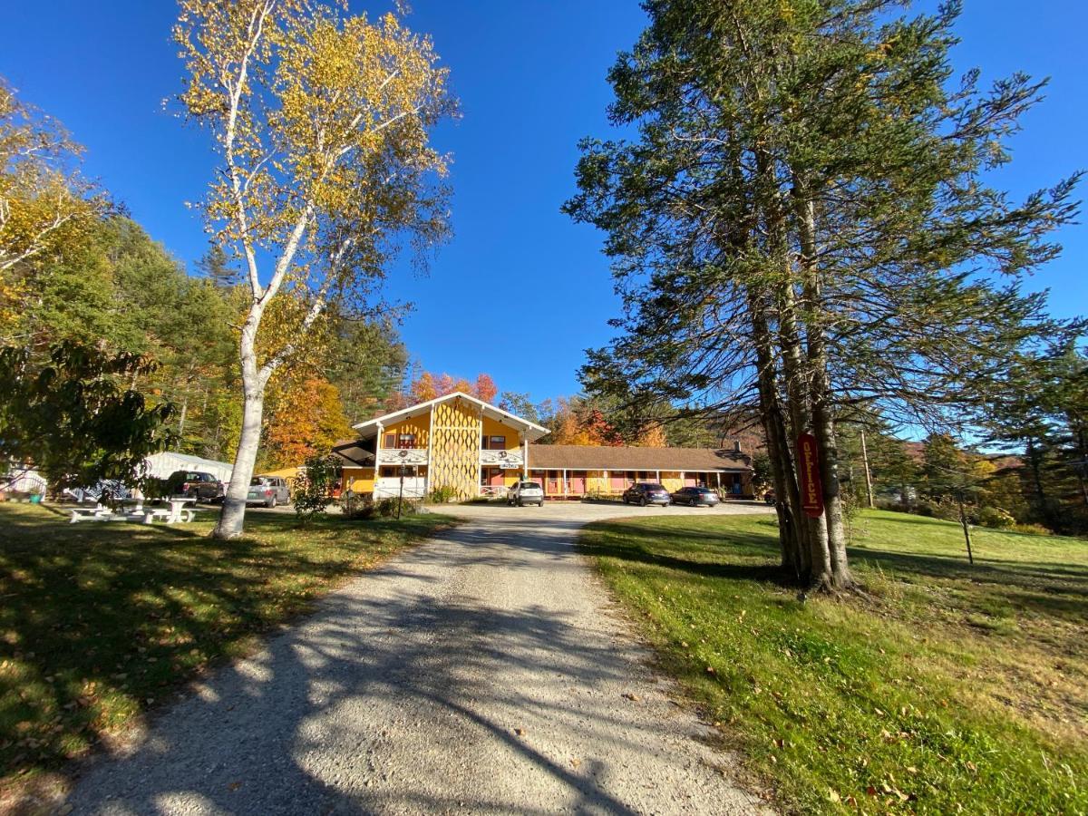 Snowdon Chalet Motel Londonderry ภายนอก รูปภาพ